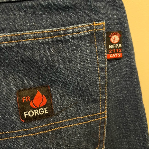 SOLD   Men's Forge FR Flame Resistant Work Jeans Dark Wash Bootcut Size 38X30 - Picture 3 of 7
